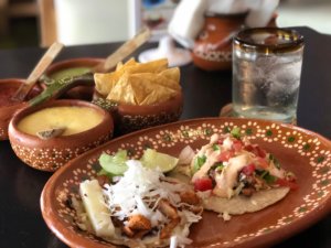 【メキシコ料理】プエルトパジャルタで大人気のタコス屋 Tacos Revolution